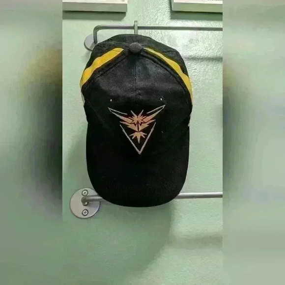 Pokemon Go Hat - Picture 1 of 3